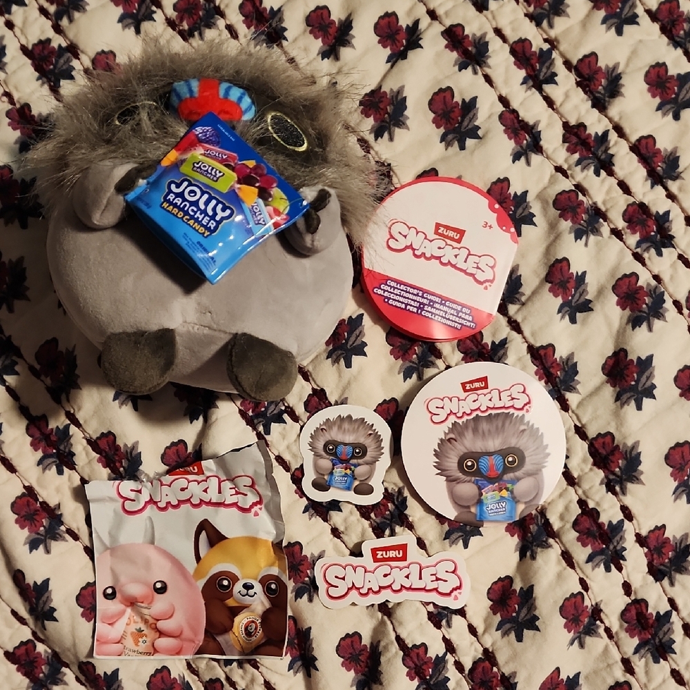 Zuru Snackles Jacob Mandrill Collectible Set - Gray Plush Sticker Tags